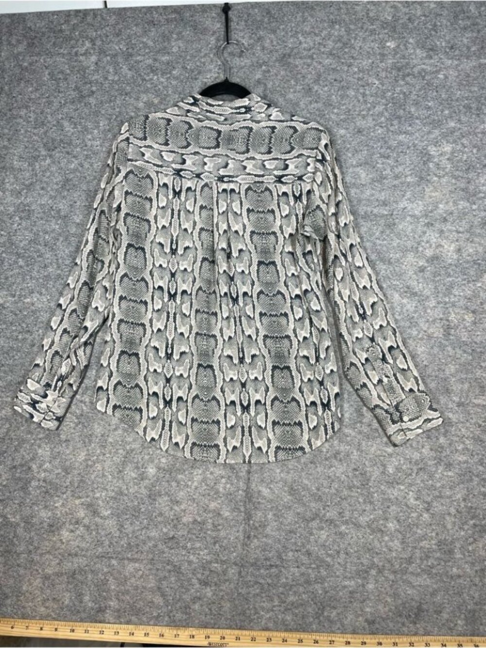 Express Portofino Snake Print Blouse Button Front Career Top S Minimalist Chic - Picture 13 of 16